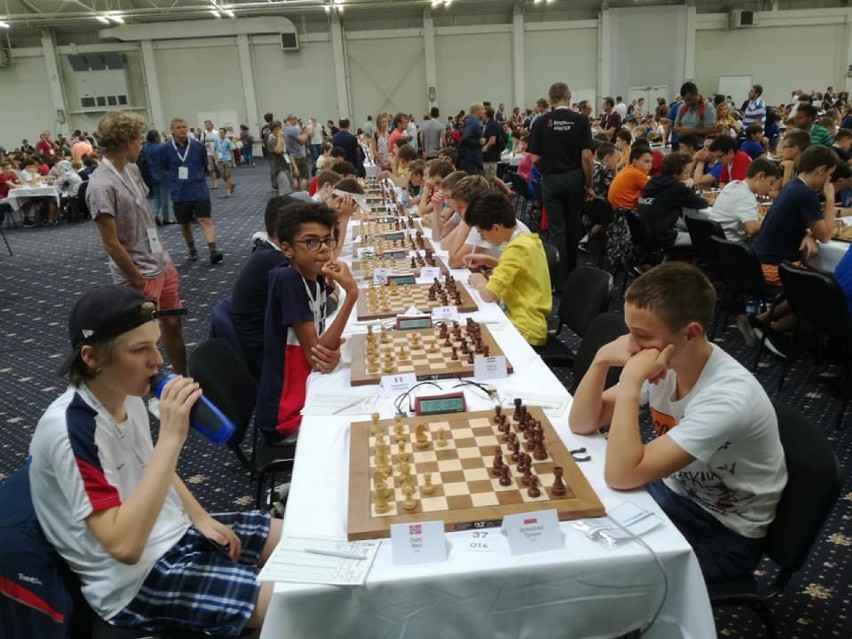 Ośmioletni Filip Ochędzan był najlepszym kaliszaninem podczas  Mistrzostwa Europy Juniorów w szachach ZDJĘCIA