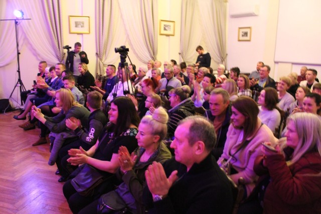 W Miejskim Centrum Kulturalnym w Lipnie odbył się koncert wielkopostny „Zbawienie przyszło przez Krzyż”.
