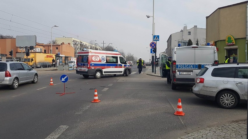 Groźny wypadek na Paderewskiego w Łodzi. Volkswagen wjechał...