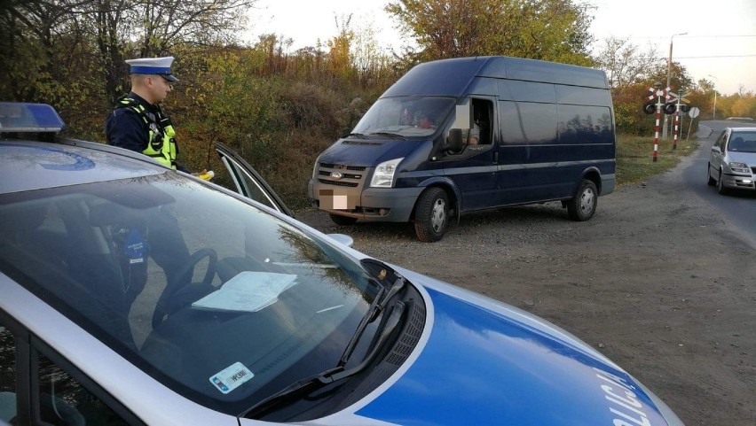 Wzmożone kontrole busów, autobusów i samochodów ciężarowych poruszających się po drogach powiatu aleksandrowskiego [zdjęcia]