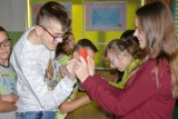 Andrzejkowe wróżby i tańce w szkole w Michowicach [ZDJĘCIA]