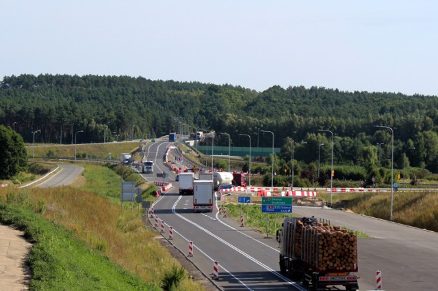 Drogowcy nie poinformowali dokładnie od kiedy należy spodziewać się zmian na węźle A1 w Nowych Marzach. W przybliżeniu jednak podali, że nastąpi to w dniach 24 lub 25 sierpnia 2021 roku