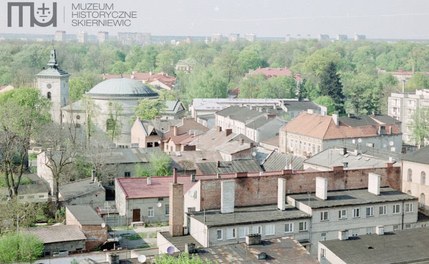 Tak 20 lat temu wyglądało centrum Skierniewic z perspektywy dachu OSP