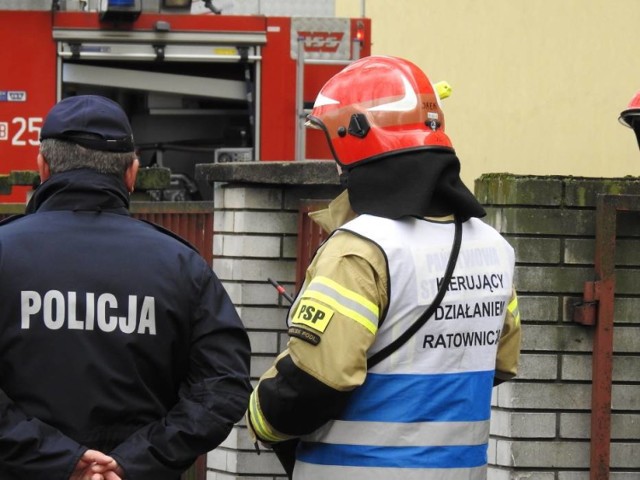 W sprawdzanie obiektu po informacji zawsze zaangażowane są spore siły i środki. Trzeba wszystko dokładnie sprawdzić. Za akcję służb w obiekcie przy ul. 1 Maja odpowie 15-letnia dziewczyna przed sądem rodzinnym i nieletnich.