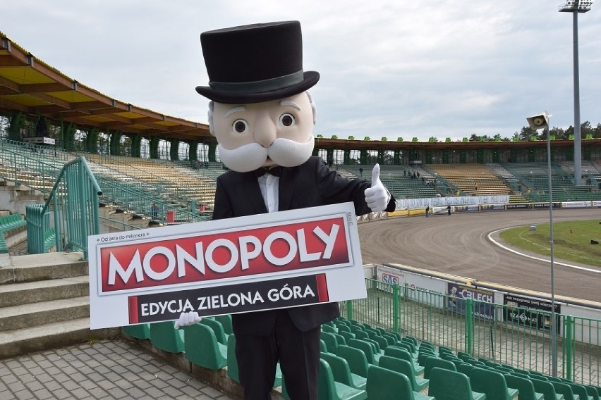 Pan Monopoly odwiedził w piątek, 10  maja stadion żużlowy -...