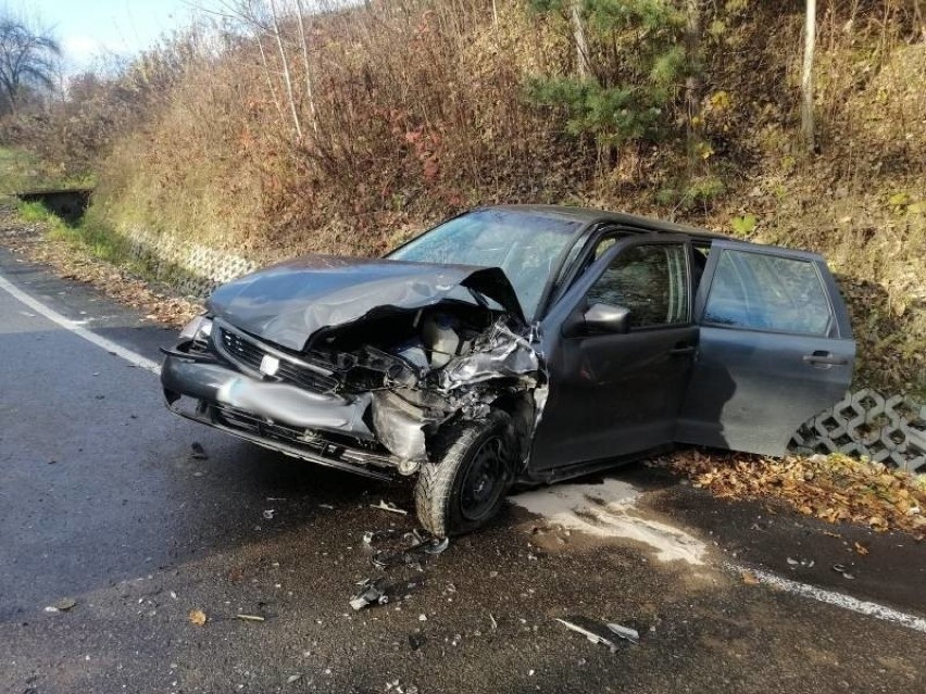 Gostwica. Dwa samochody zderzyły się na drodze do Mokrej Wsi