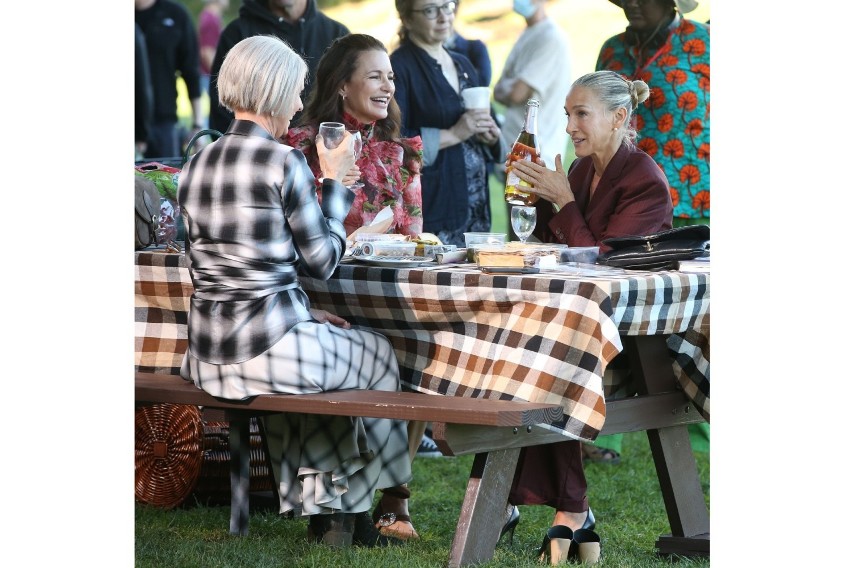 Sarah Jessica Parker, Kristin Davis i Cynthia Nixon podczas...