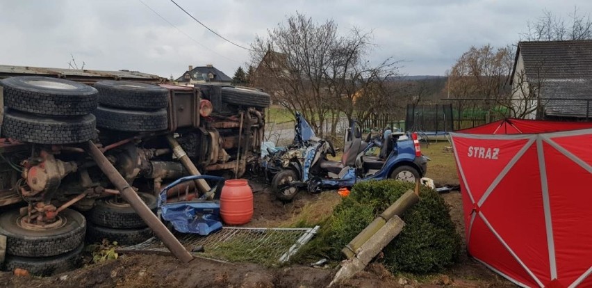 Gołaczewy. Śmiertelny wypadek pod Olkuszem, zginęła jedna osoba