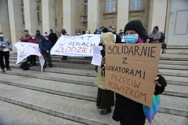 Protest przed urzędem we Wrocławiu