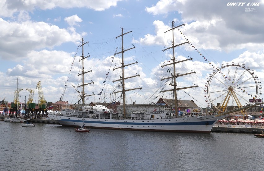 Turyści zwiedzają żaglowce. Które najchętniej? ⚓ [WIDEO] 