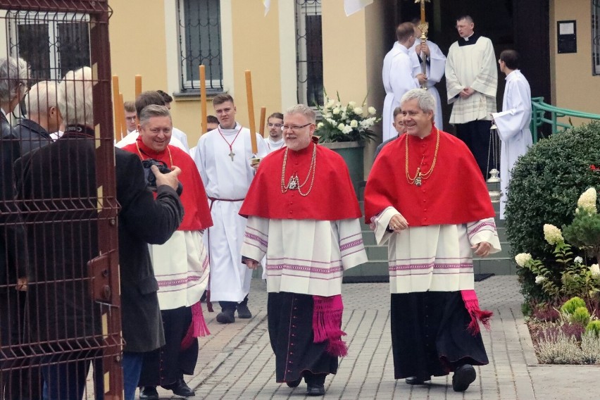 Ingres nowego biskupa. Andrzej Siemieniewski został 4. Biskupem Legnickim