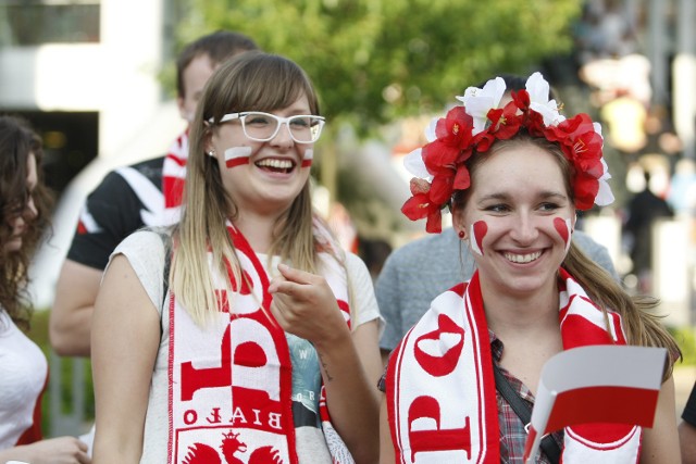 Kibice w Porcie Łódź podczas meczu Polska - Ukraina