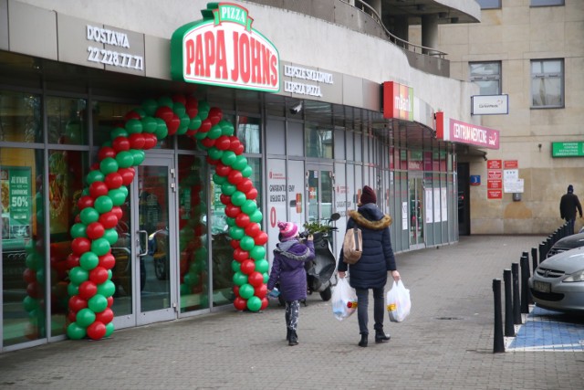 Słynna Papa John’s w Warszawie już działa i są promocje! Byliśmy w środku [ZDJĘCIA]