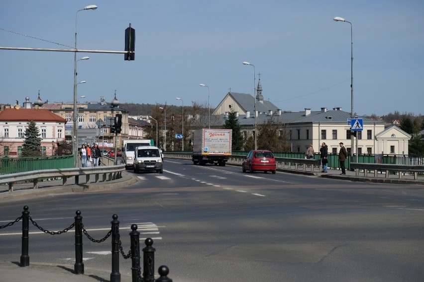 Przemyśl kiedyś vs Przemyśl dziś. Zobacz, jak zmieniło się to piękne miasto nad Sanem przez lata [STARE I NOWE ZDJĘCIA]