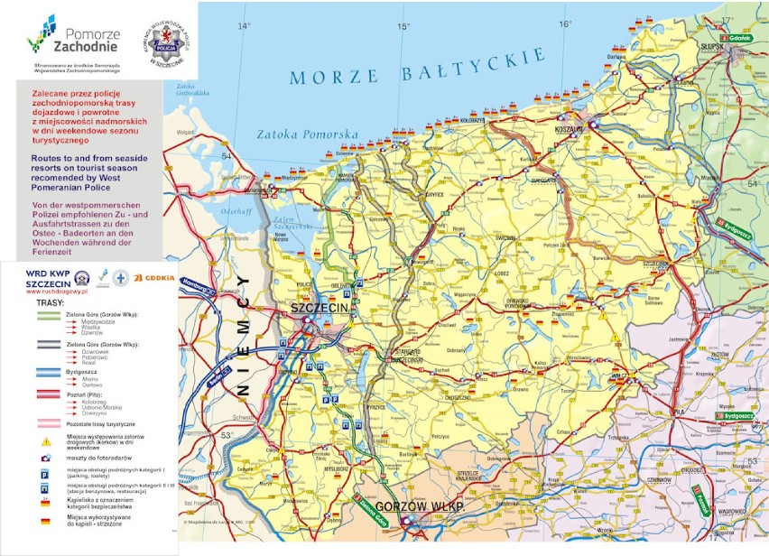 Stargardzka policja rozdaje kierowcom mapki z najlepszymi trasami na letnie wyjazdy