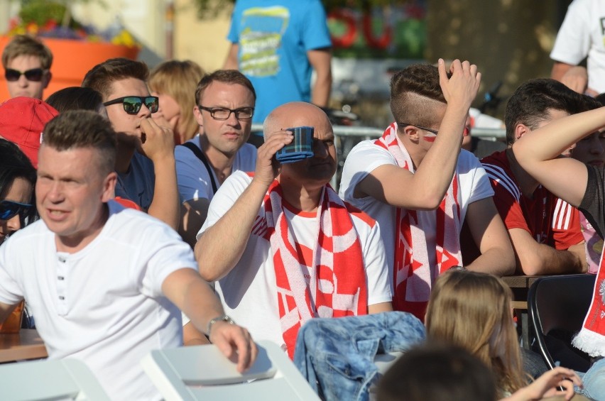 Wielkie kibicowanie w Ostrowcu podczas meczu Polska - Irlandia Północna