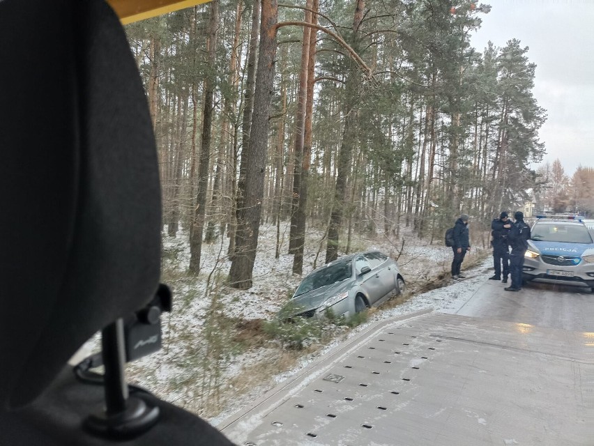 Uwaga na drogę relacji Niewodnica - Klepacze. Auta lądują w...