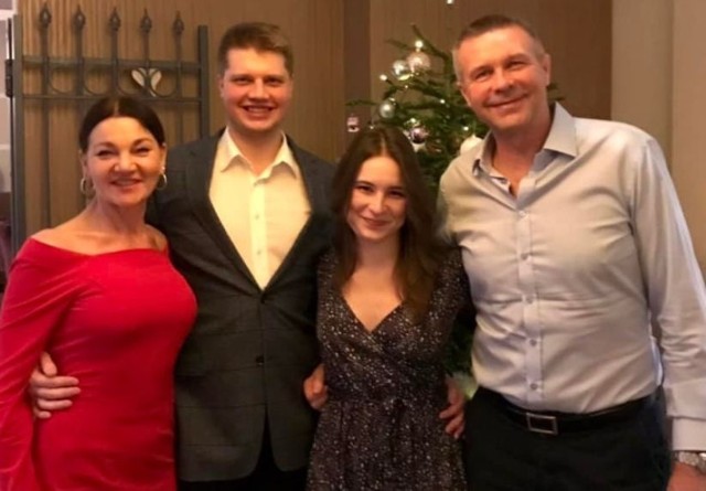 Iwona i Bogdan Wenta podczas świątecznego pobytu w Austrii z synem i synową