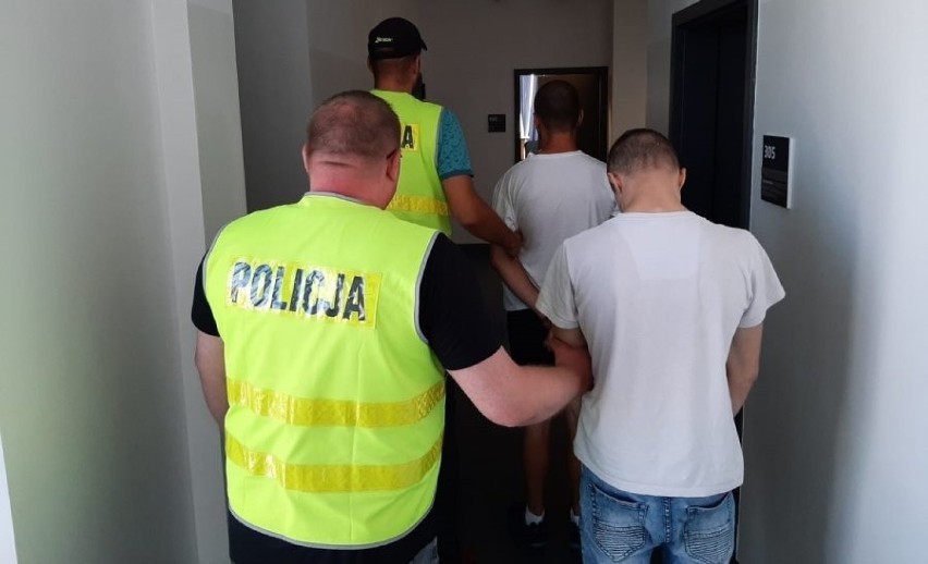 Policjanci zatrzymali dwóch mężczyzn, mających związek z...