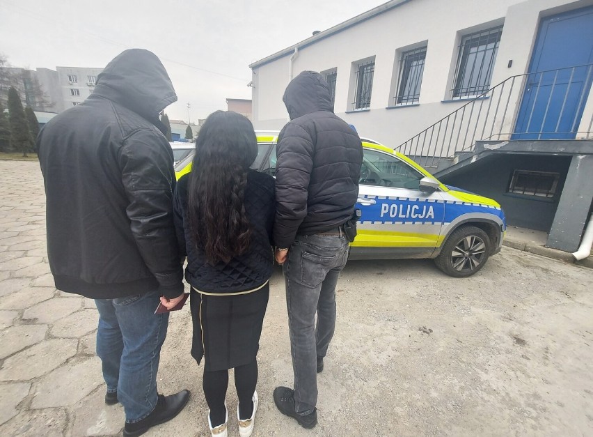 Para oszustów w rękach bełchatowskiej policji. Oszukali małżeństwo seniorów przekonując, że trwa "tajna akcja policji"