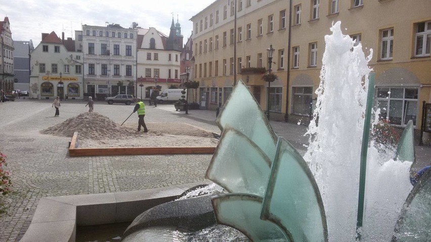 Dzieje się w Żarach. Zdjęcia przesłała do nas Czytelnik w...