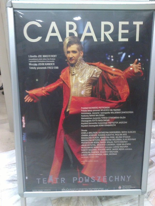 Plakat do spektaklu Cabaret w Teatrze Powszechnym w Radomiu.