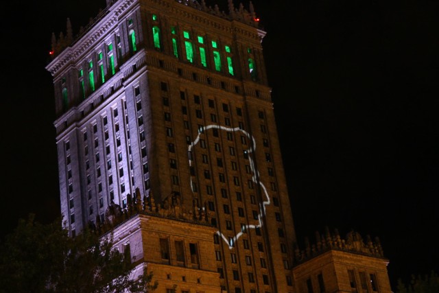 Wystartował festiwal "Chopin i jego Europa". Iluminacja na PKiN przywitała artystów i gości