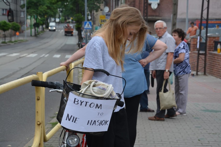 Marsz mieszkańców Bobrka do Urzędu Miasta