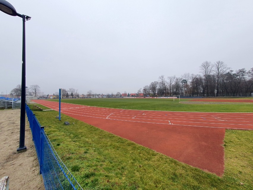 To po prostu....stadion lekkoatletyczny obok stadionu...