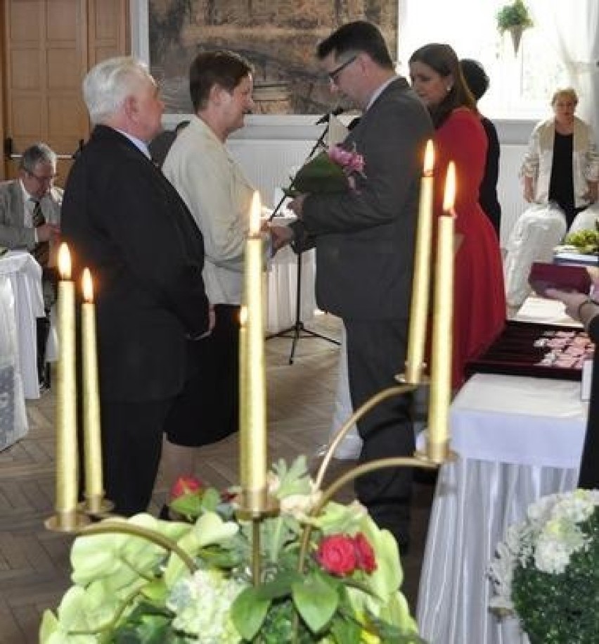 Gmina Oświęcim. Gromkie "Sto lat!" usłyszało  kilkadziesiąt par z okazji Diamentowych i Złotych Godów [ZDJĘCIA]