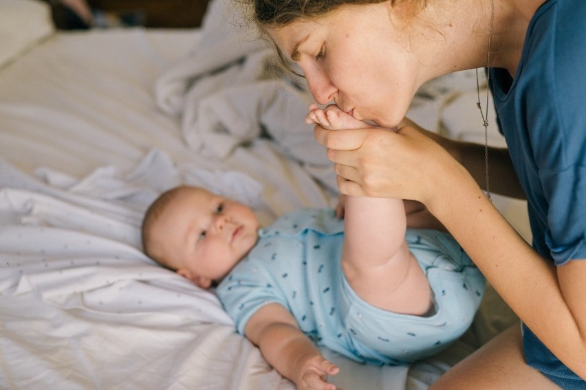 Ofiarami pandemii są matki i kobiety w ciąży. Ich zasiłek macierzyński może wynieść grosze