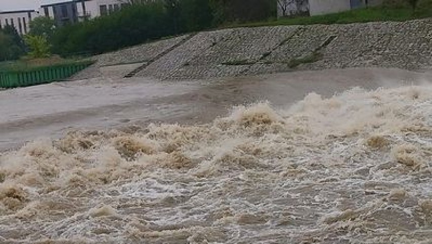 Wielka fala powodziowa na Odrze we Wrocławiu. Zobaczcie zdjęcia Czytelników! 