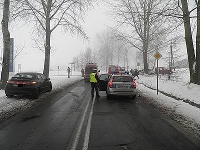 Leszczyny: Zderzenie dwóch aut. Ranne zostały dwie kobiety