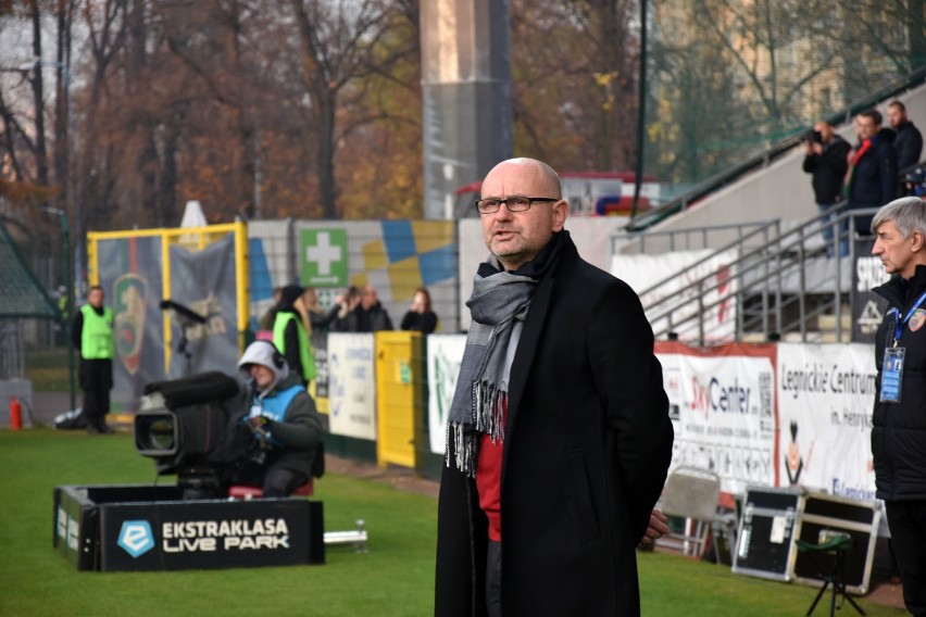 Arka Gdynia pewnie pokonała Miedź Legnica, zwyciężając 4:0.