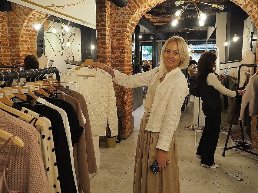Znane blogerki i influencerki modowe przyjechały do Monopolis w Łodzi na prezentację nowej kolekcji ubrań Ani Zając Roselle
