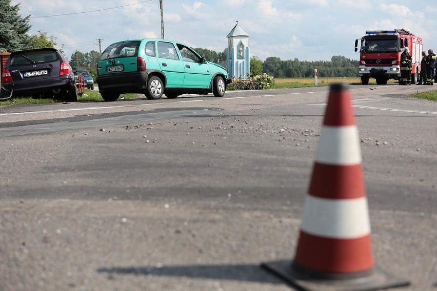 Pijany sprawca wypadku, trzy osoby w szpitalu [ZDJĘCIA]