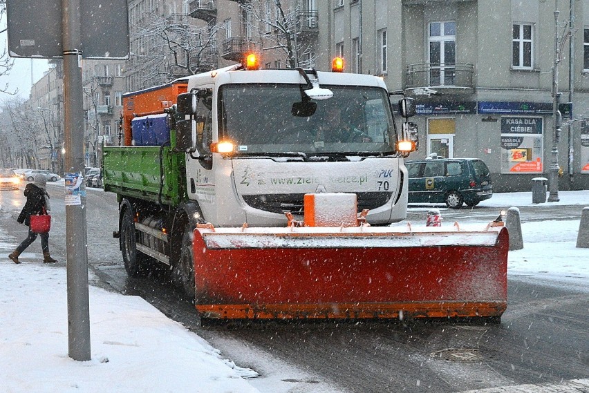 Nad Kielce we wtorek nadeszły opady śniegu, deszczu ze...