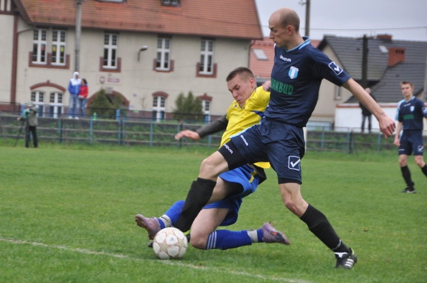 Niezbędnik kibica. Wysokie zwycięstwo Cartusii, remis Murkamu, wygrane w okręgówce