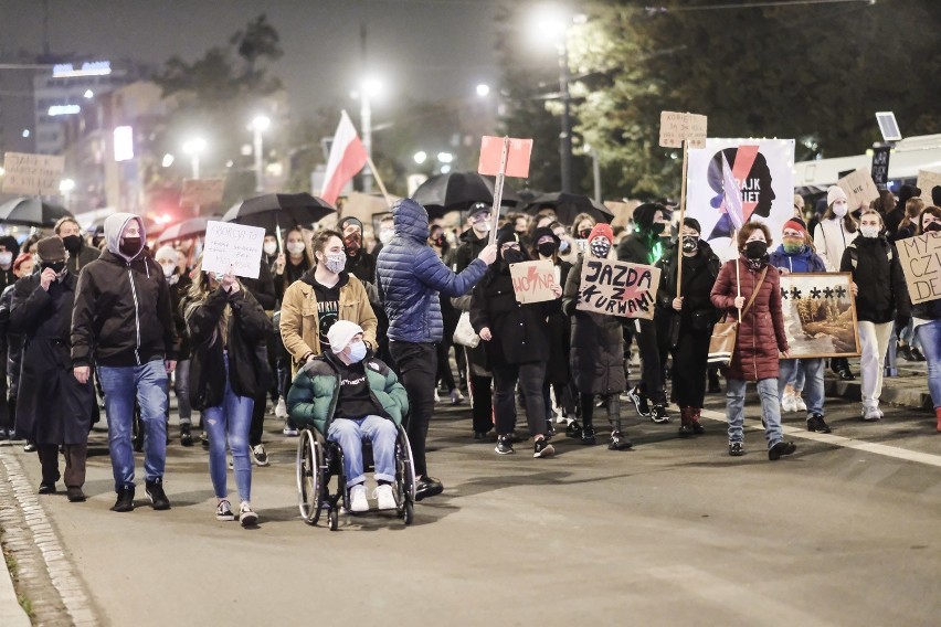 Trwa kolejny dzień protestów kobiet wz. z orzeczeniem...