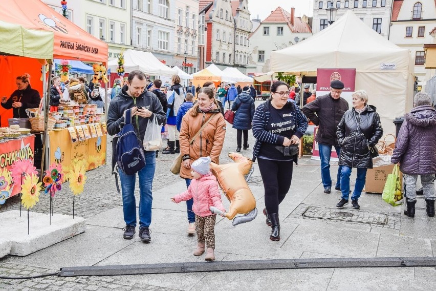 Drugi dzień Żarskiego Jarmarku Wielkanocnego w Żarach