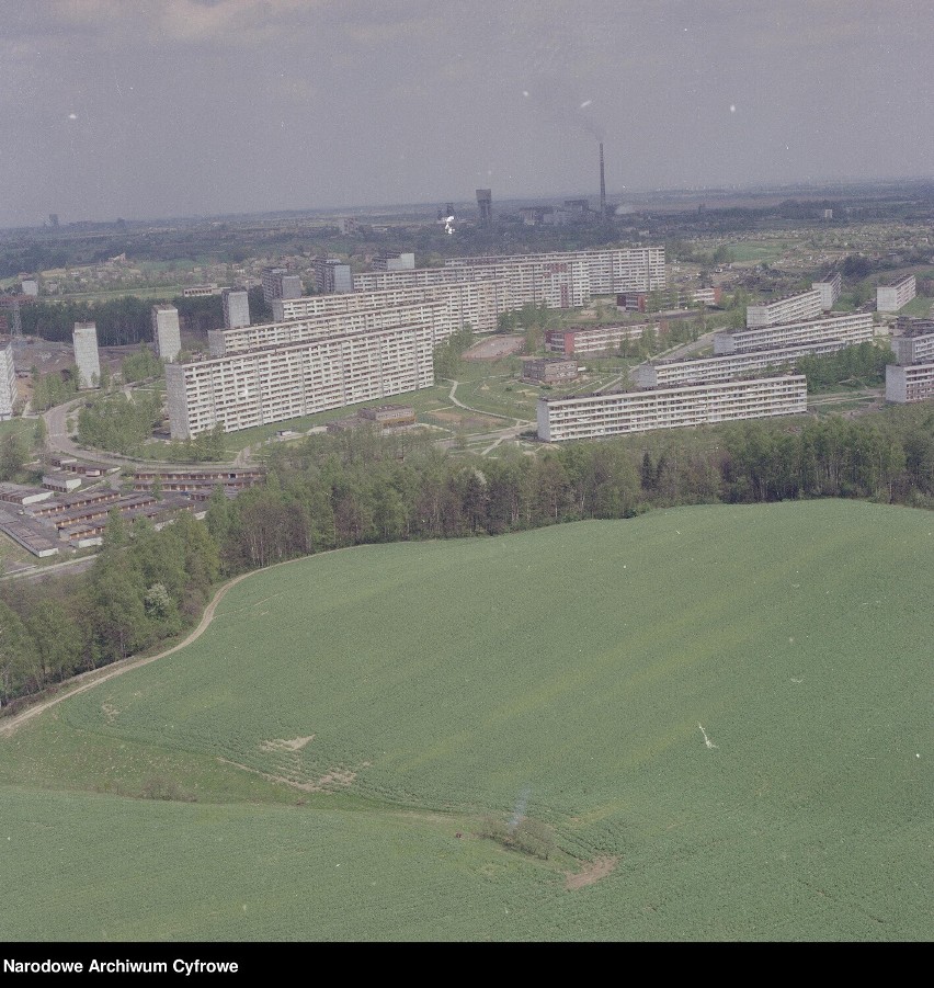 Jastrzębie-Zdrój z lotu ptaka w 1989 roku! Zobacz te UNIKALNE zdjęcia z przelotu nad miastem sprzed ponad 30 lat!