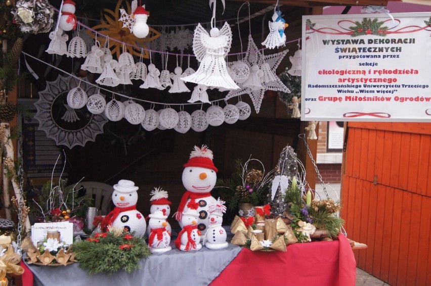 Weekend na Jarmarku Bożonarodzeniowym w Radomsku. Co można kupić? Jakie atrakcje czekają?