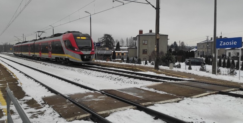 Wygodniej pociągiem w kierunku Łodzi, Tomaszowa...