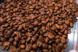 Najczęściej popełniane błędy podczas parzenia kawy. Jak zrobić idealną małą czarną?