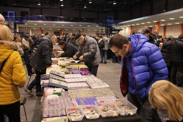 Stara Hala Expo przy ulicy Stefanowskiego w Łodzi stanie się w pierwszy weekend marca "ziemią obiecaną" dla zbieraczy, kolekcjonerów i miłośników staroci.