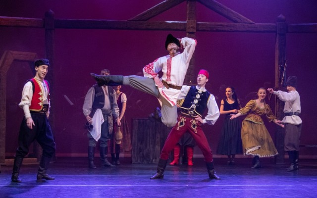 "Kozaki, czyli oszustwo ukarane" jest premierą po latach baletu, który pod koniec XVIII wieku odniósł sukces warszawskim Teatrze Wielkim.