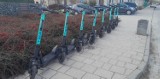 Na ulicach Gorlic pojawiły się e-hulajnogi. Pojazdów jest 150, zaparkowanych w trzynastu lokalizacjach w naszym mieście