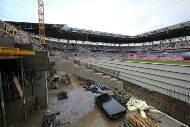 Stadion Górnika Zabrze ma zostać "zamknięty" w 2024 roku.
Zobacz kolejne zdjęcia. Przesuwaj zdjęcia w prawo - naciśnij strzałkę lub przycisk NASTĘPNE