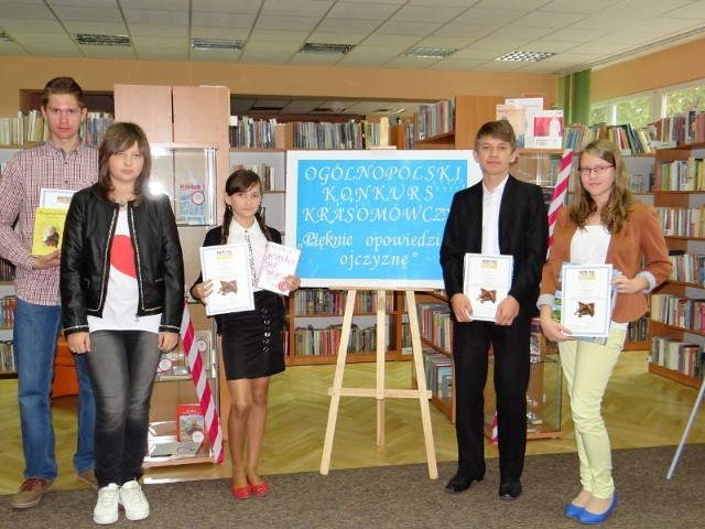W konkursie krasomówczym "Pięknie opowiedzieć Ojczyznę" wzięli udział uczniowie z powiatu łęczyckiego