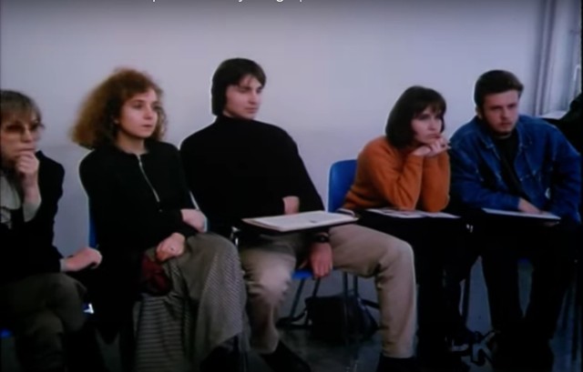 Zajęcia Etyki biznesu w WSB-NLU w filmie Polskiej Kroniki Filmowej z 1994 roku